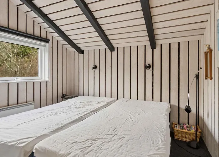 Lovely With Sauna And Peace Feriehus *