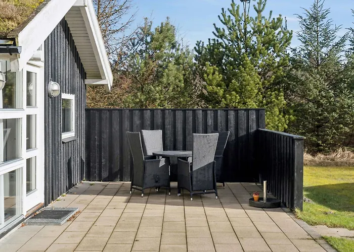 Lovely With Sauna And Peace Feriehus